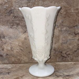 Vintage Westmoreland Paneled Grape 9-1/8” Tall White Milk Glass Vase with logo